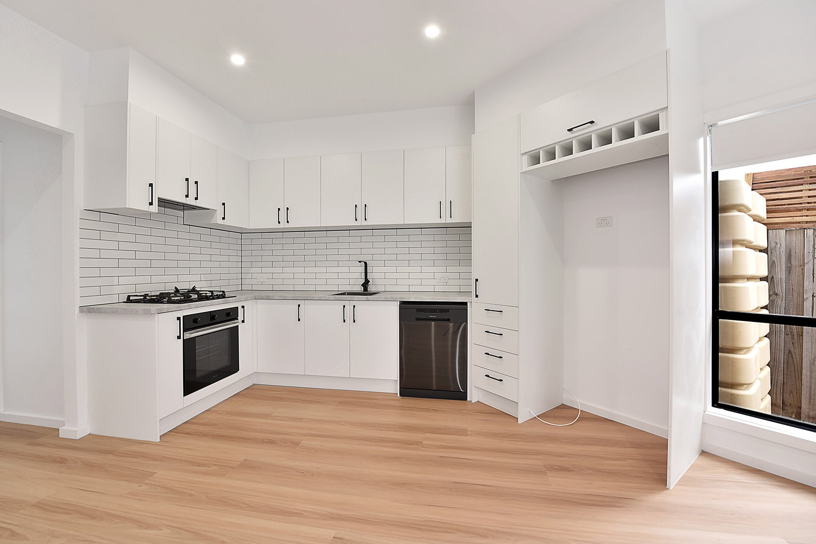 1/10 Laurence Avenue, Airport West, VIC 3042, Airport West - Thumbnail 2