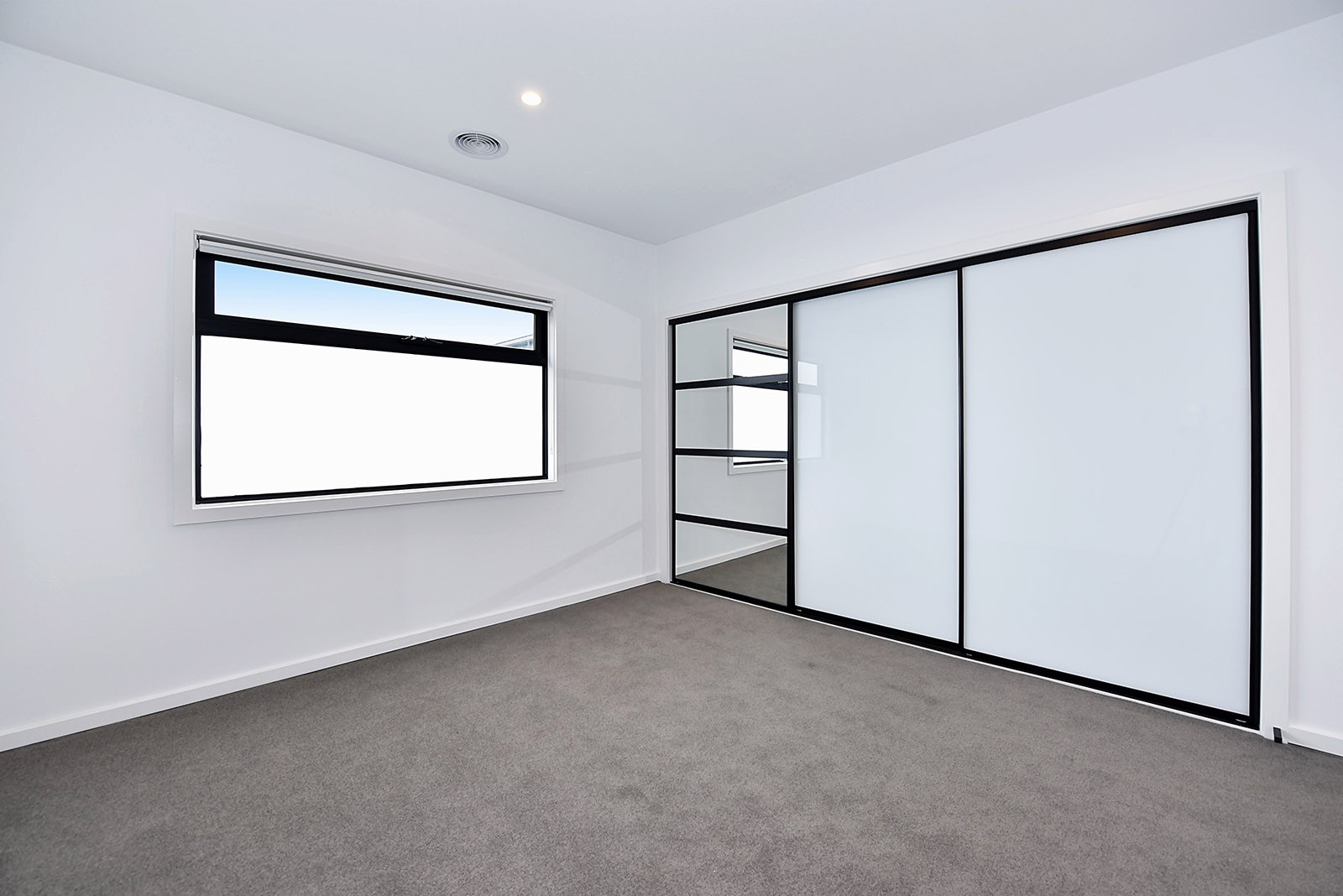 1/10 Laurence Avenue, Airport West, VIC 3042, Airport West - Thumbnail 5