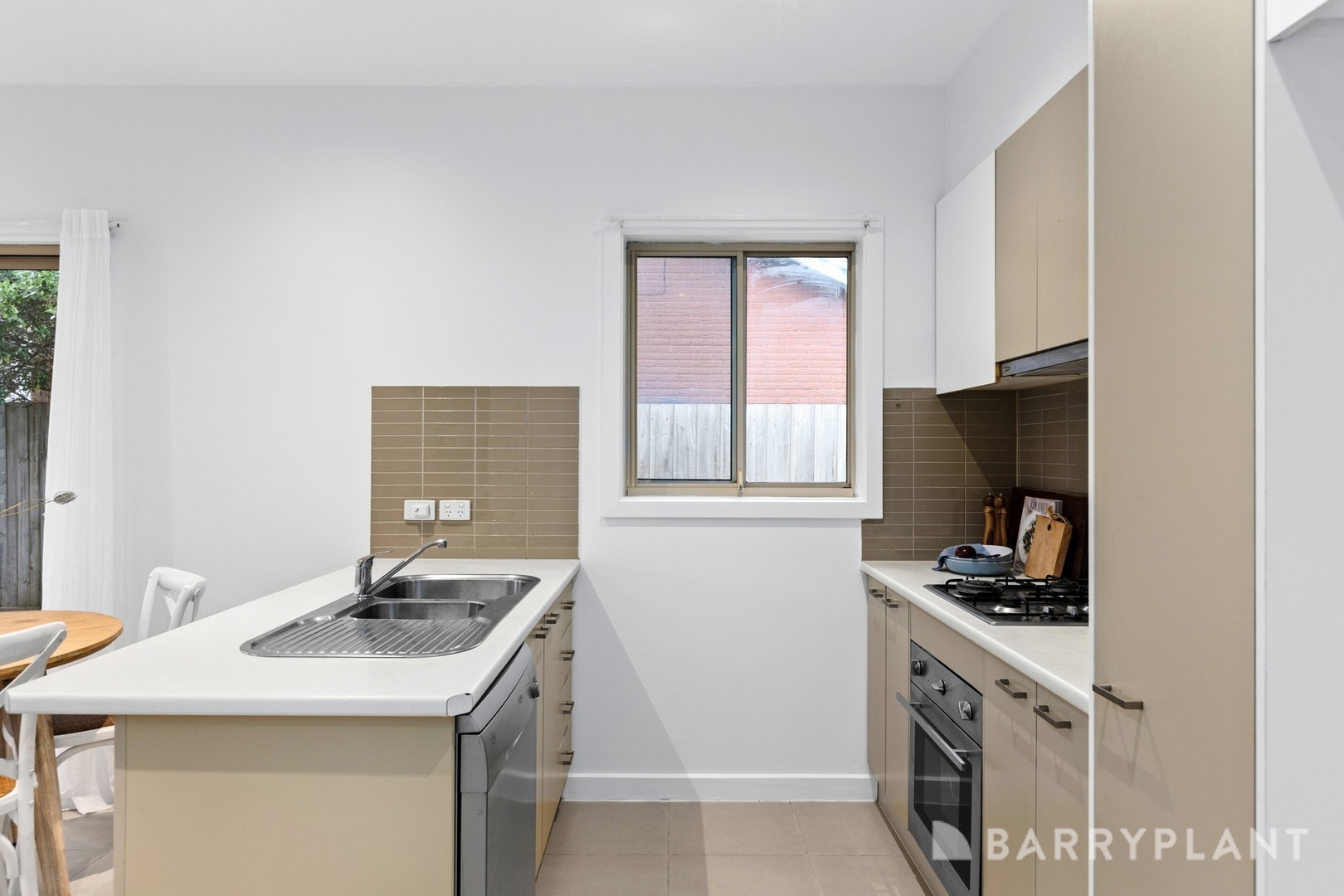 1/10 Leonard Avenue, Glenroy, VIC 3046, Glenroy - Thumbnail 4