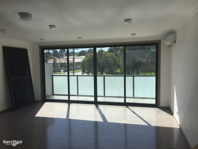 1/10 Llewellyn Place, Eumemmerring, VIC 3177, Eumemmerring - Thumbnail 4