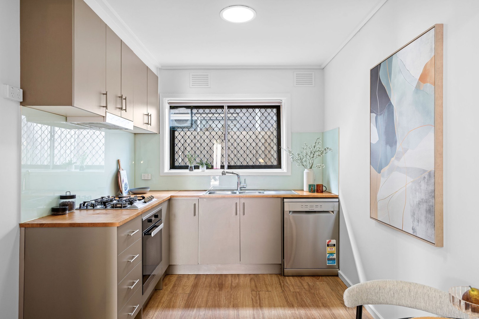 1/10 Loeman Street, Essendon, VIC 3040, Essendon - Thumbnail 4