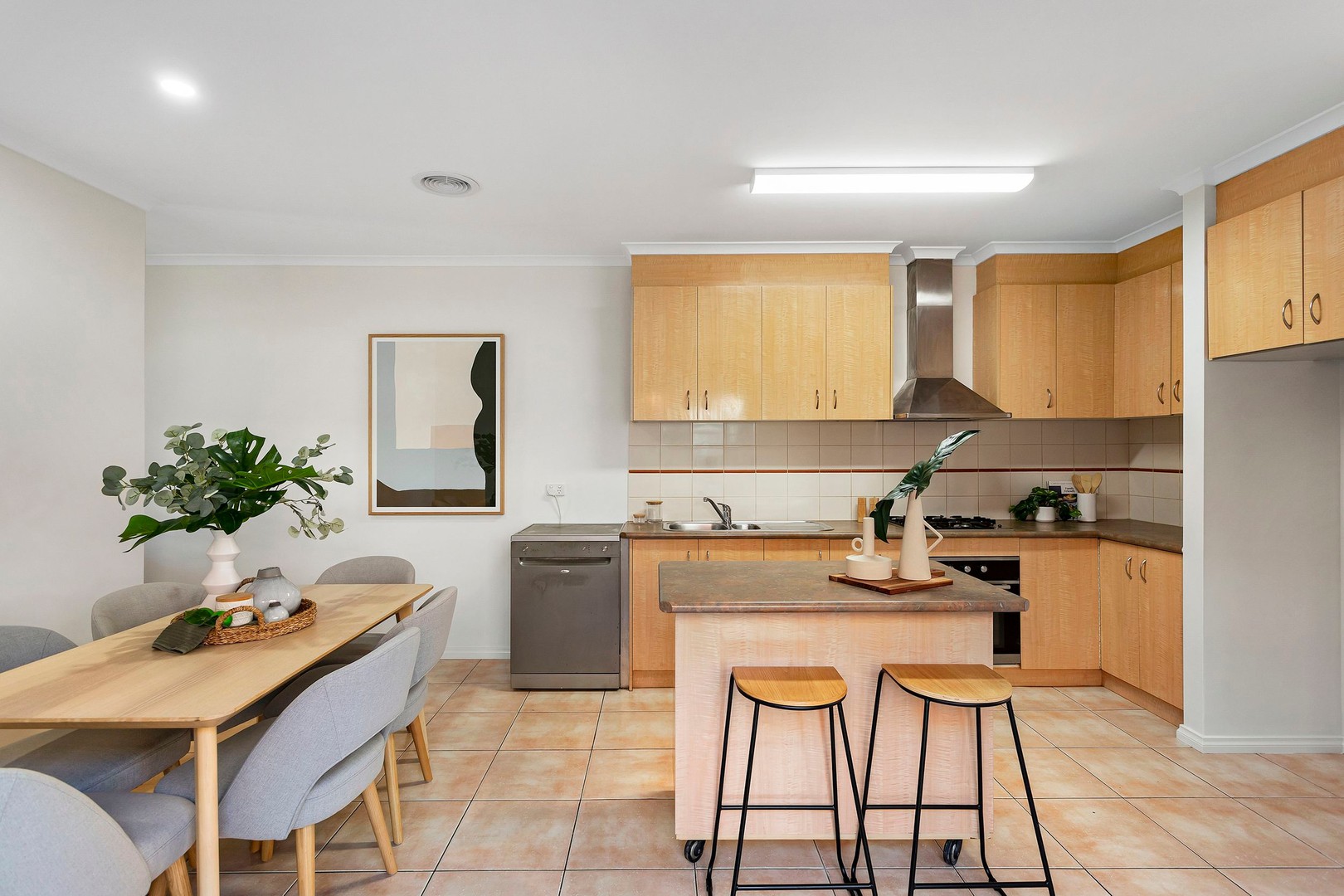 1/10 Omar Street, Maidstone, VIC 3012, Maidstone - Thumbnail 2
