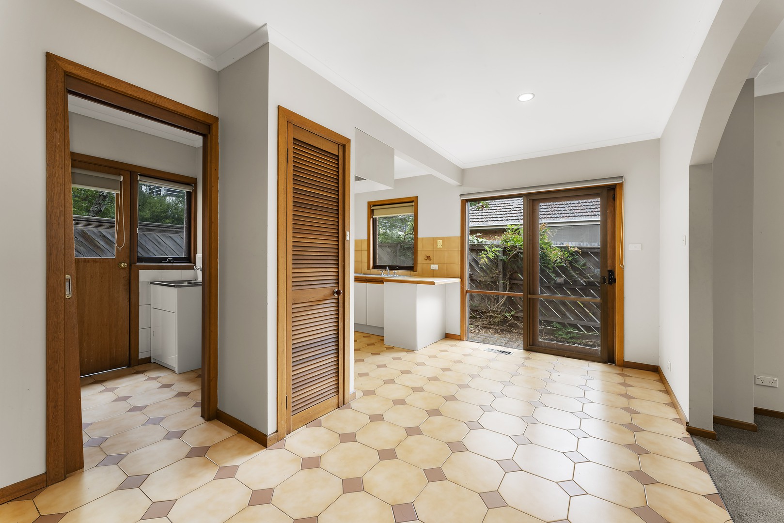 1/10 Oxford Street, Box Hill, VIC 3128, Box Hill - Thumbnail 3