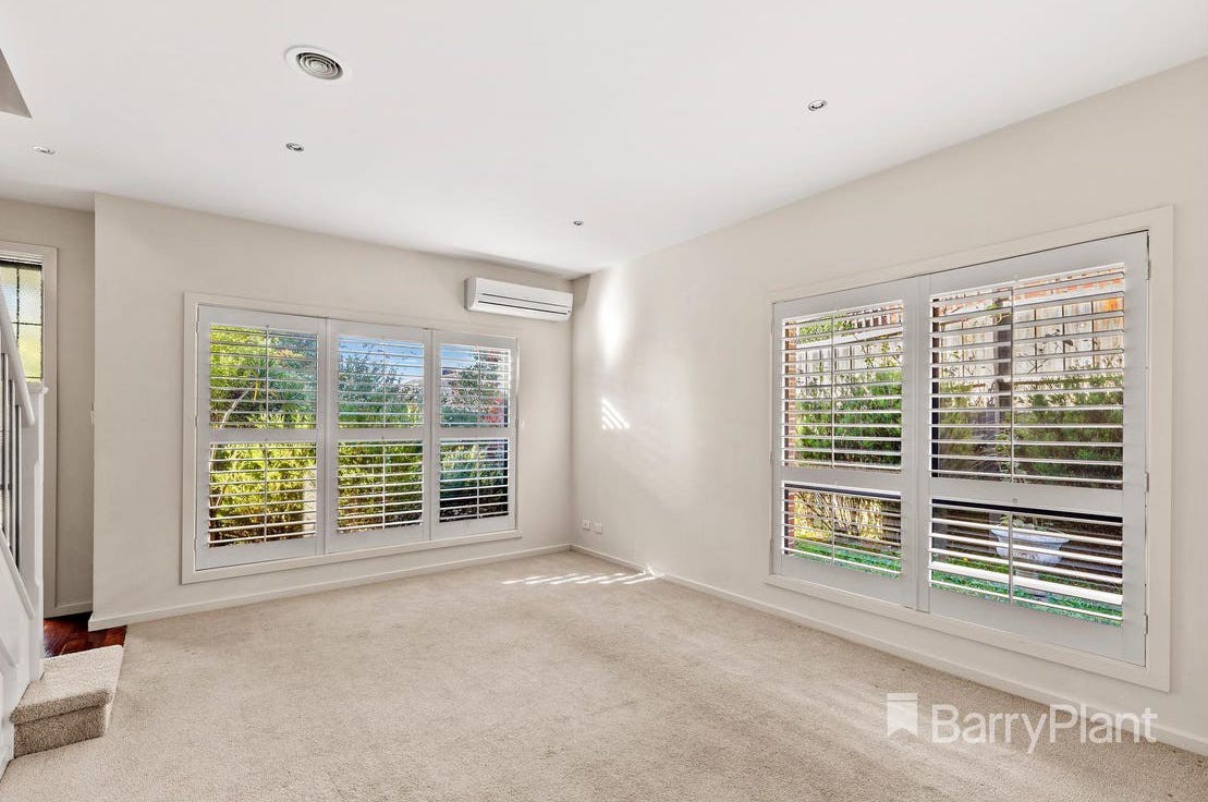 1/10 Roger Street, Doncaster East, VIC 3109, Doncaster East - Thumbnail 2