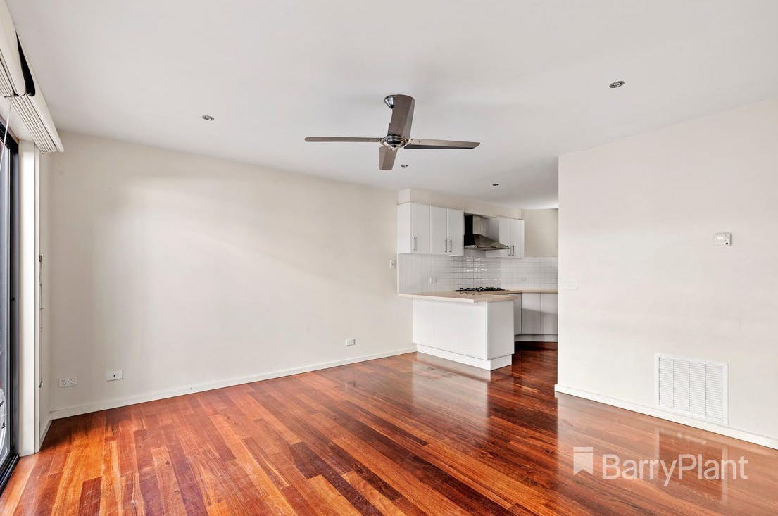 1/10 Roger Street, Doncaster East, VIC 3109, Doncaster East - Thumbnail 4