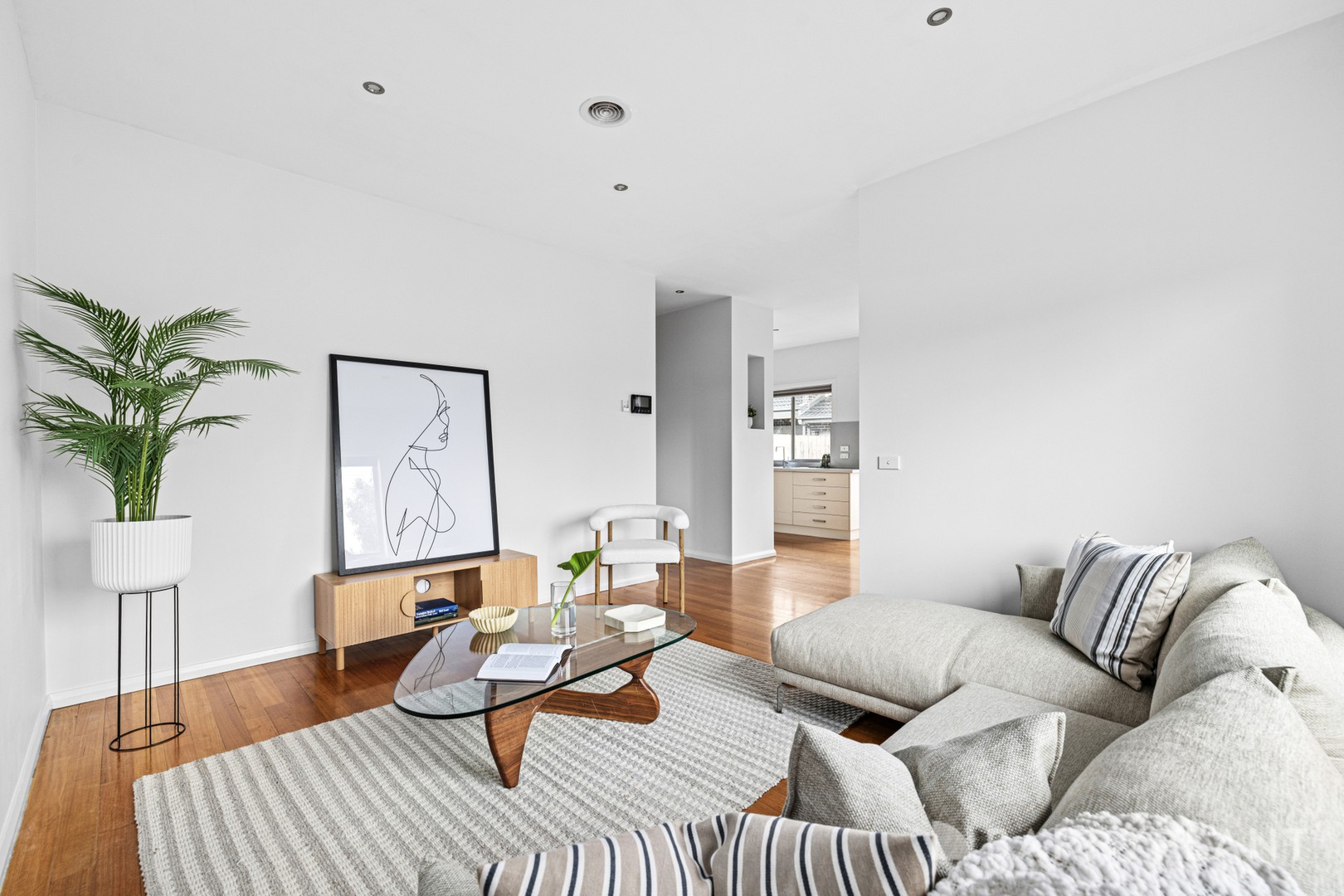 1/10 Rowan Street, Glenroy, VIC 3046, Glenroy - Thumbnail 2