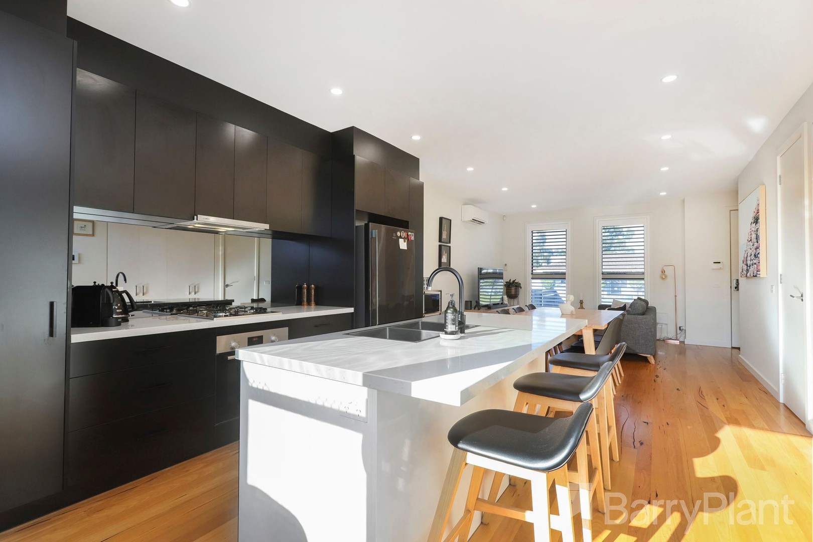 1/10 Woodstock Drive, Gladstone Park, VIC 3043, Gladstone Park - Thumbnail 8