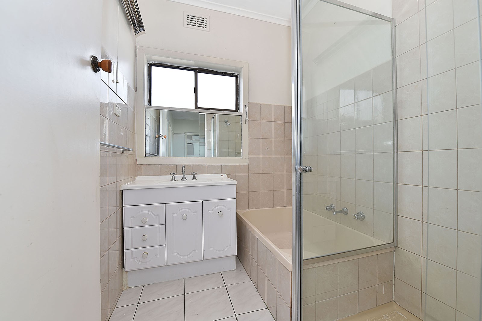1/100 Haldane Road, Niddrie, VIC 3042, Niddrie - Thumbnail 4