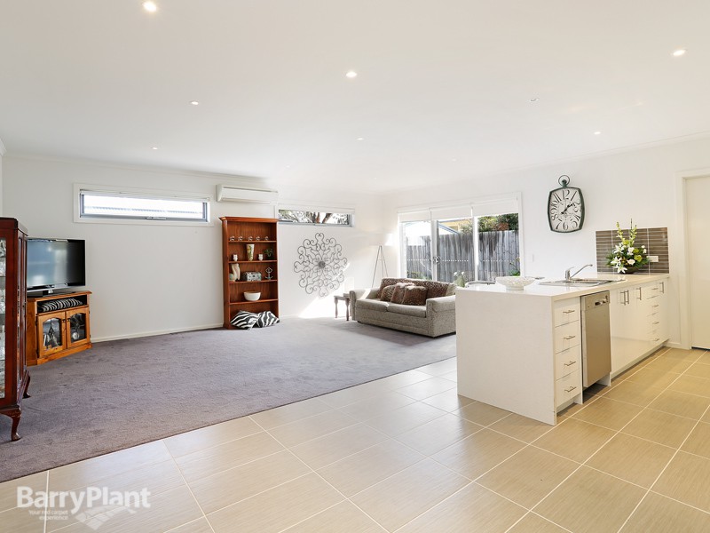 1/102 Ormond Road, East Geelong, VIC 3219, East Geelong - Thumbnail 2