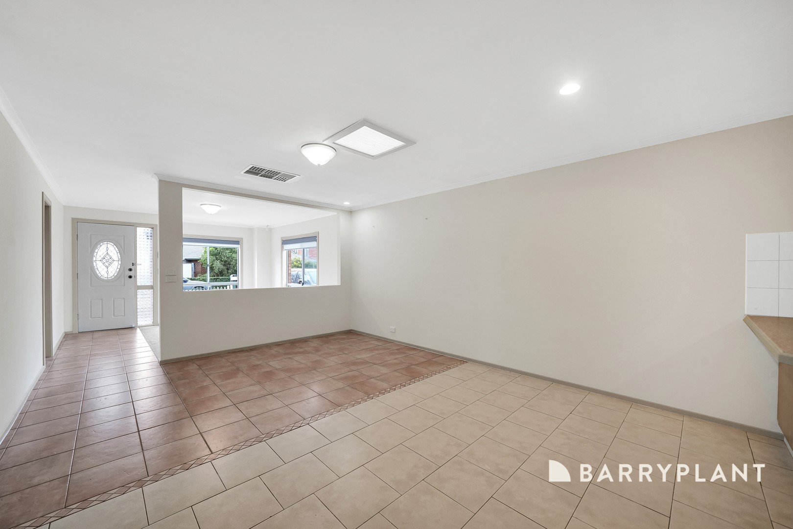 1/107 Seabrook Boulevard, Seabrook, VIC 3028 - Thumbnail 2 - 07/11/2025
