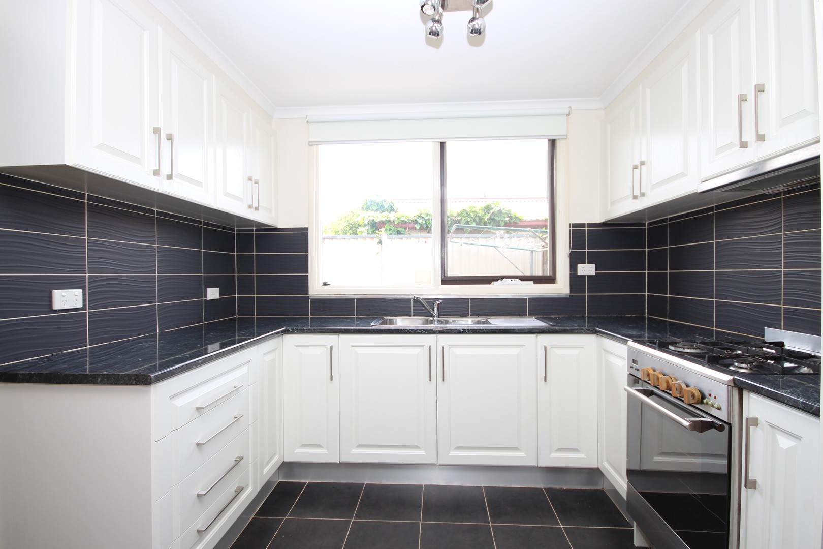 1/11-17 Howitt Avenue, Corio, VIC 3214, Corio - Thumbnail 2