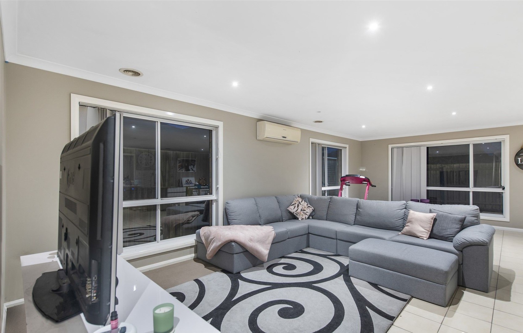 1/11 Glenfield Avenue, Melton West, VIC 3337, Melton West - Thumbnail 3