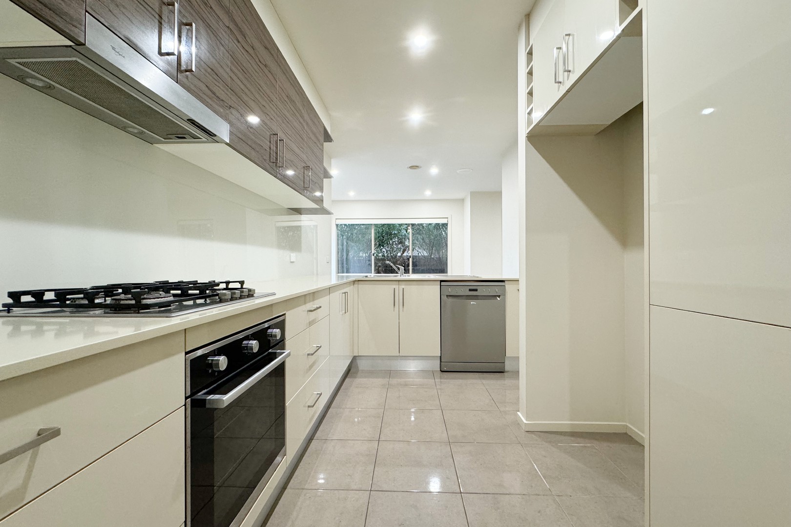 1/11 Kilvington Court, Berwick, VIC 3806, Berwick - Thumbnail 2