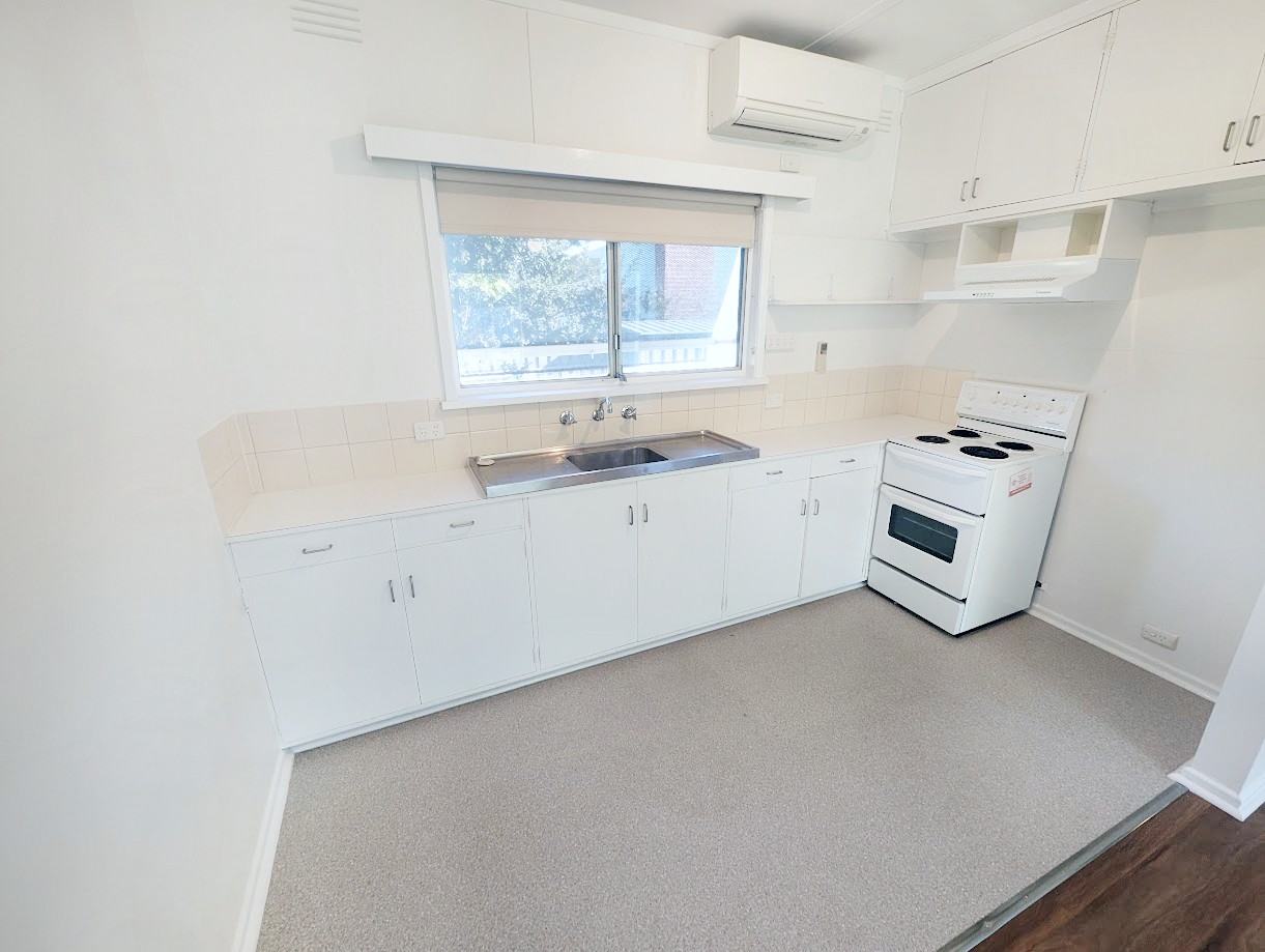 1/110 West Fyans St, Newtown, VIC 3220, Newtown - Thumbnail 2