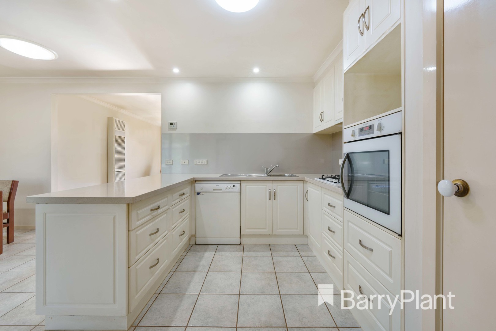 1/117 Hogans Road, Hoppers Crossing, VIC 3029, Hoppers Crossing - Thumbnail 2