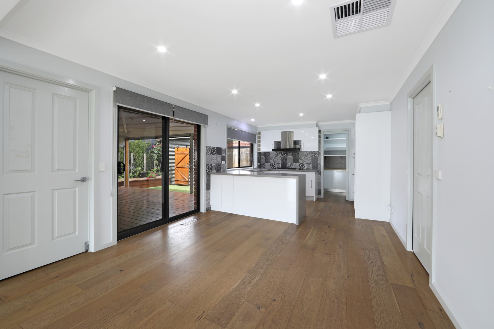 1/12 Blake Court, Scoresby, VIC 3179, Scoresby - Thumbnail 2