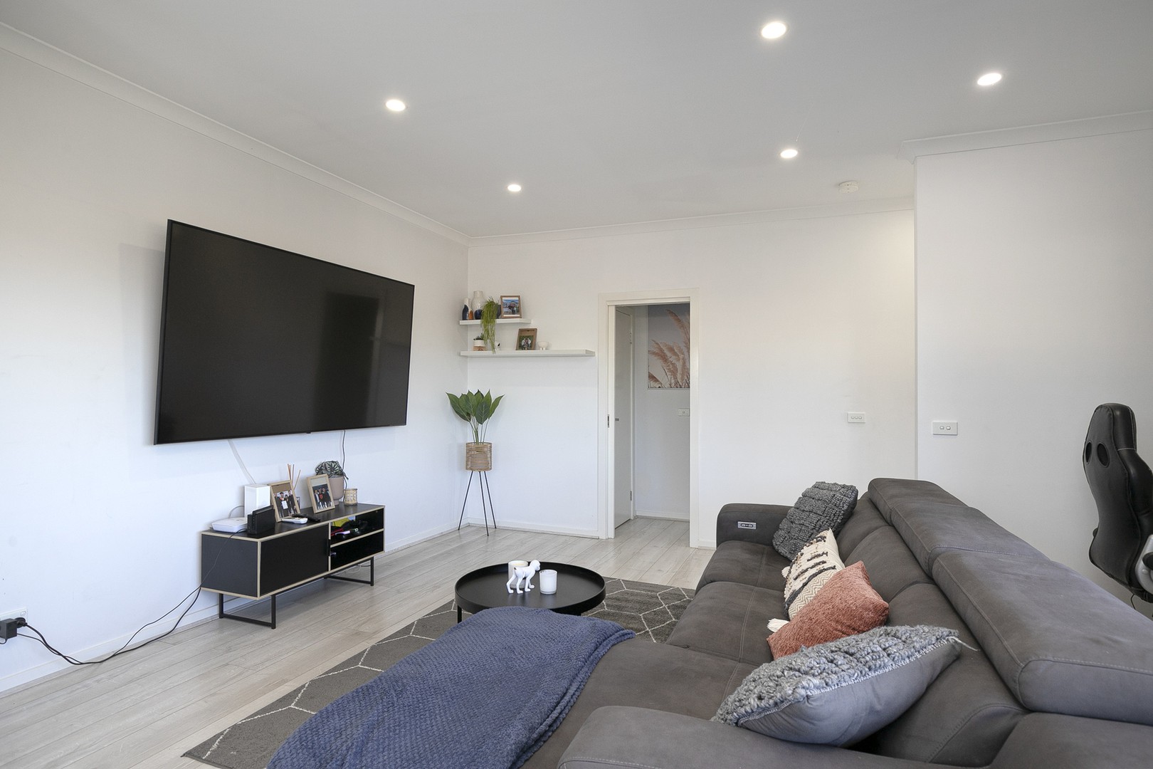 1/12 Eileen Street, Hadfield, VIC 3046, Hadfield - Thumbnail 4