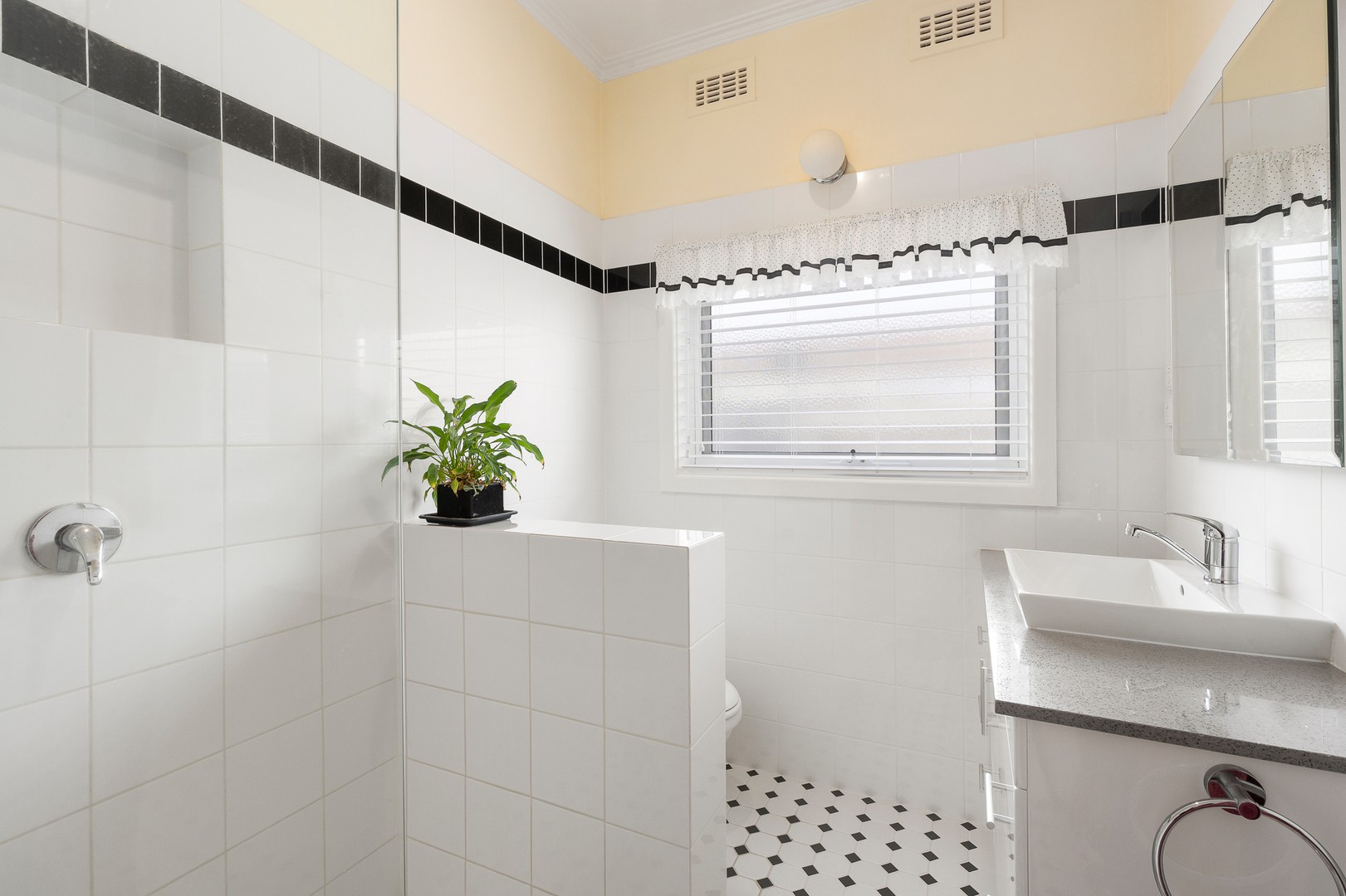 1/12 Golden Avenue, Bonbeach, VIC 3196, Bonbeach - Thumbnail 8