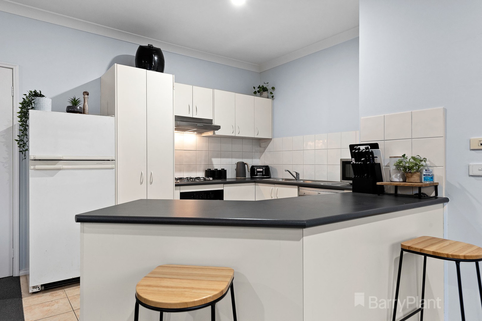 1/12 Grant Close, Berwick, VIC 3806, Berwick - Thumbnail 2