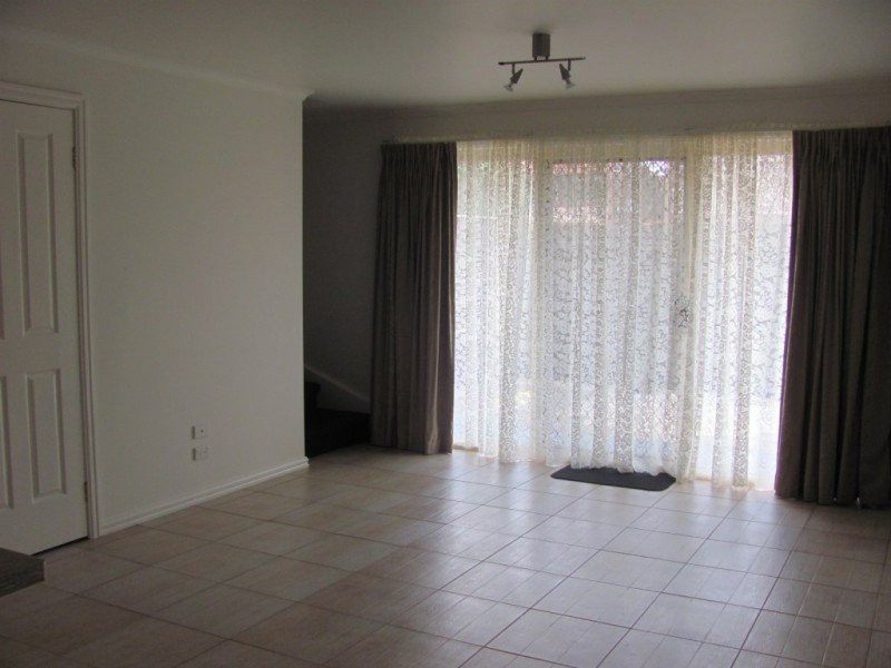 1/12 John Street, St Albans, VIC 3021, St Albans - Thumbnail 3