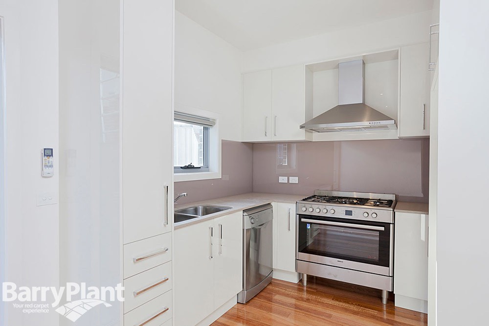 1/12 La Rochelle Boulevard, Point Cook, VIC 3030, Point Cook - Thumbnail 3