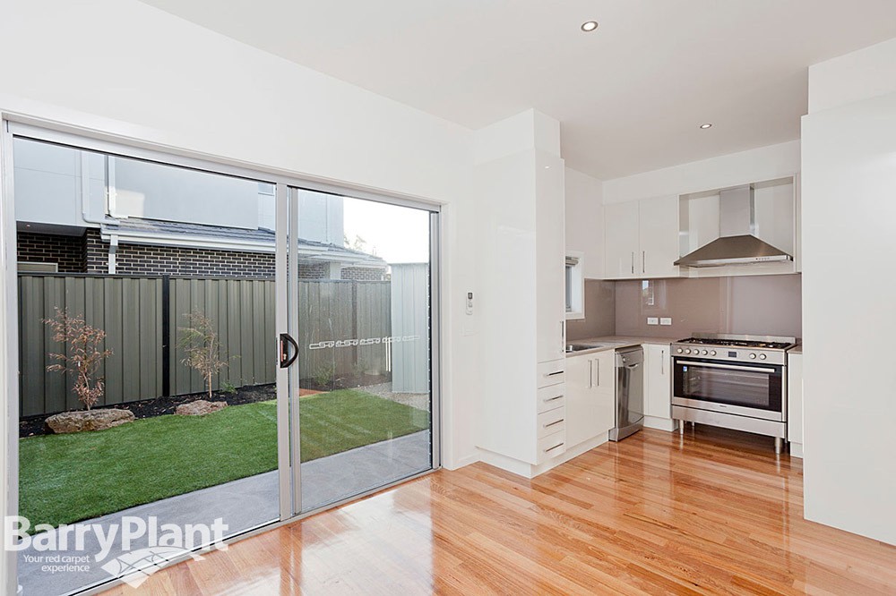 1/12 La Rochelle Boulevard, Point Cook, VIC 3030, Point Cook - Thumbnail 6