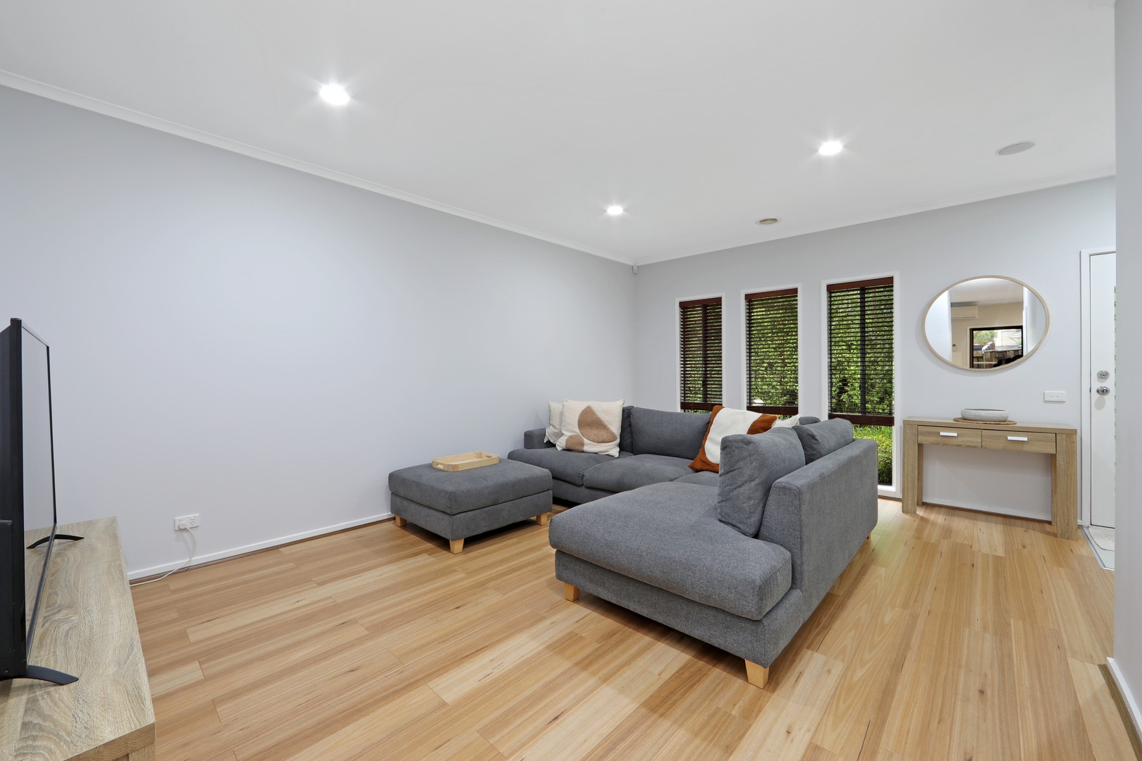 1/120 Ahern Road, Pakenham, VIC 3810, Pakenham - Thumbnail 2