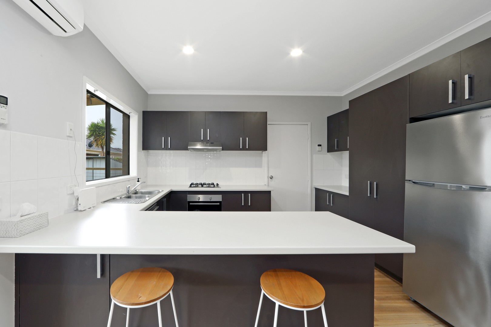 1/120 Ahern Road, Pakenham, VIC 3810, Pakenham - Thumbnail 3