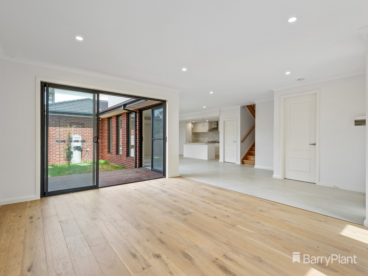 1/122 Dorking Road, Box Hill North, VIC 3129 - Thumbnail 2 - 29/11/2022