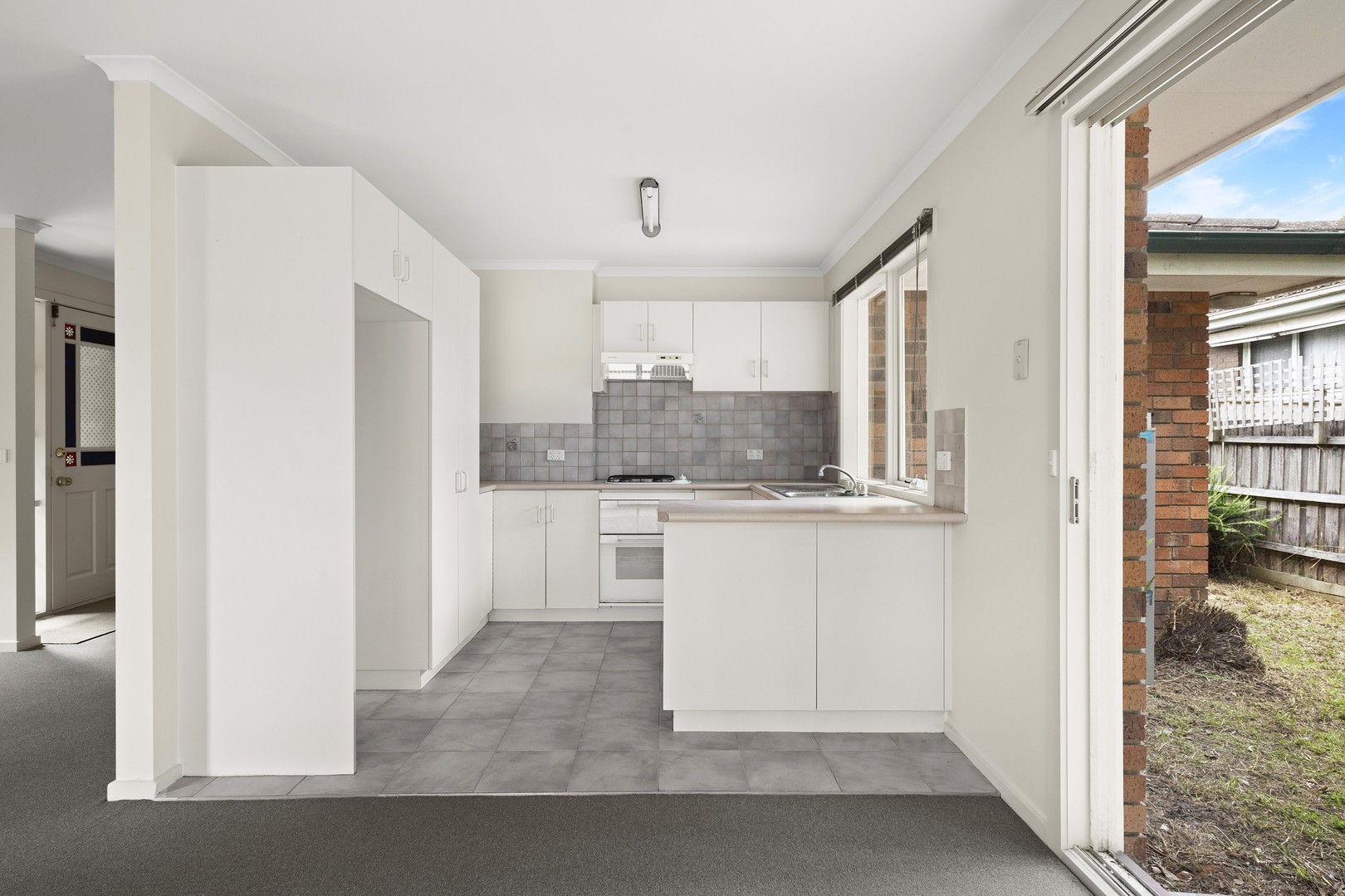 1/129 Canterbury Road, Blackburn, VIC 3130, Blackburn - Thumbnail 4