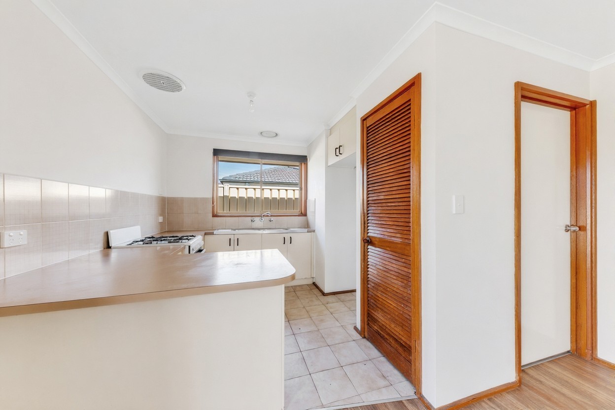 1/13 Branston Road, St Albans, VIC 3021, St Albans - Thumbnail 4