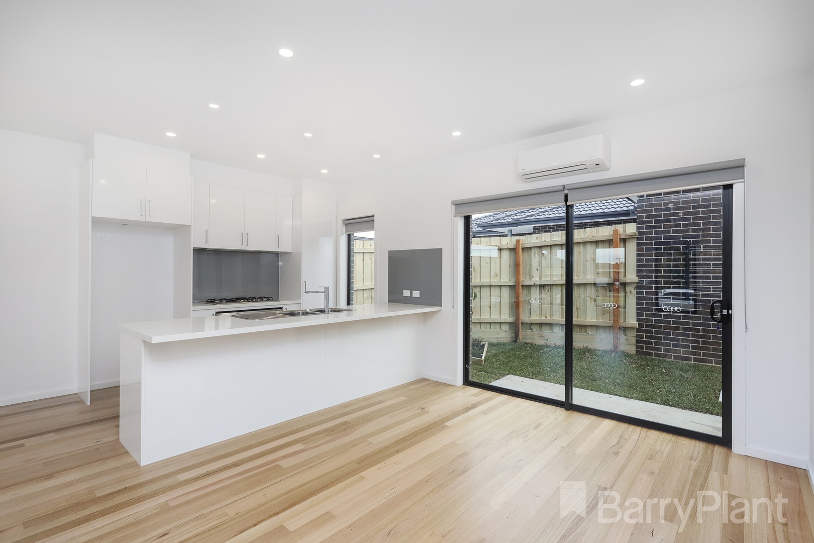 1/13 Burbank Avenue, Gladstone Park, VIC 3043, Gladstone Park - Thumbnail 2
