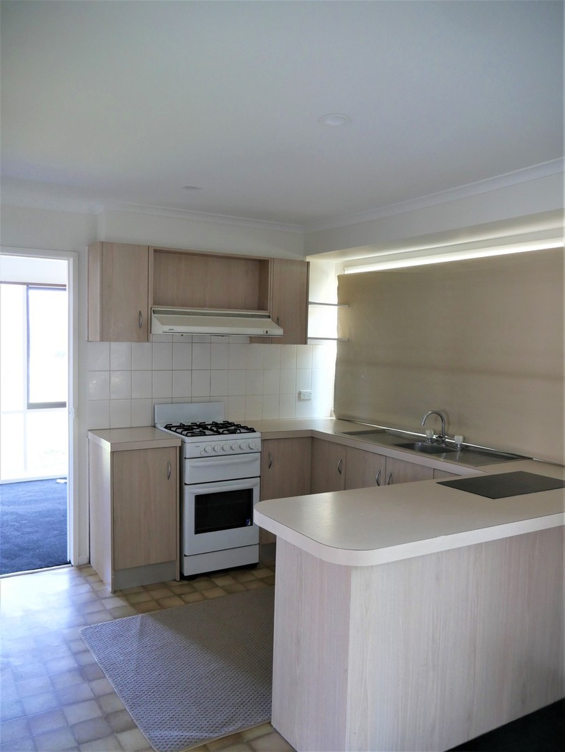 1/13 Merdon Place, Melton, VIC 3337, Melton - Thumbnail 3