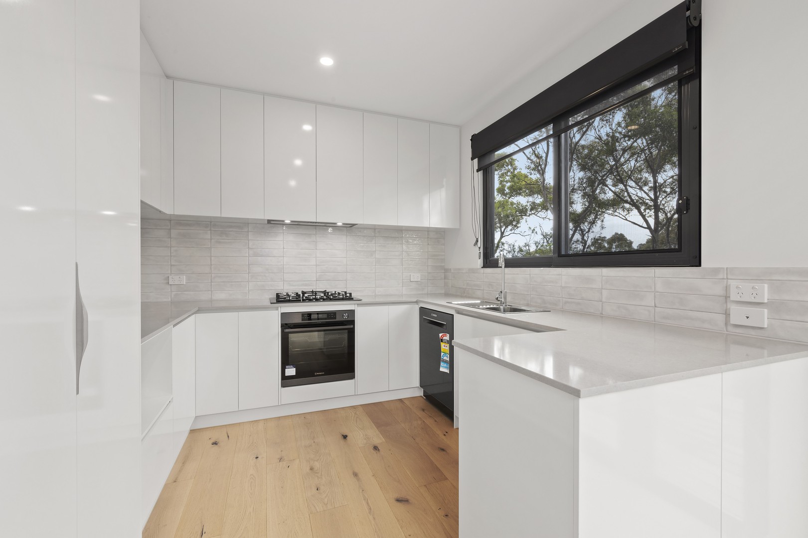 1/13 Piper Crescent, Eltham, VIC 3095 - Thumbnail 1 - 18/11/2021