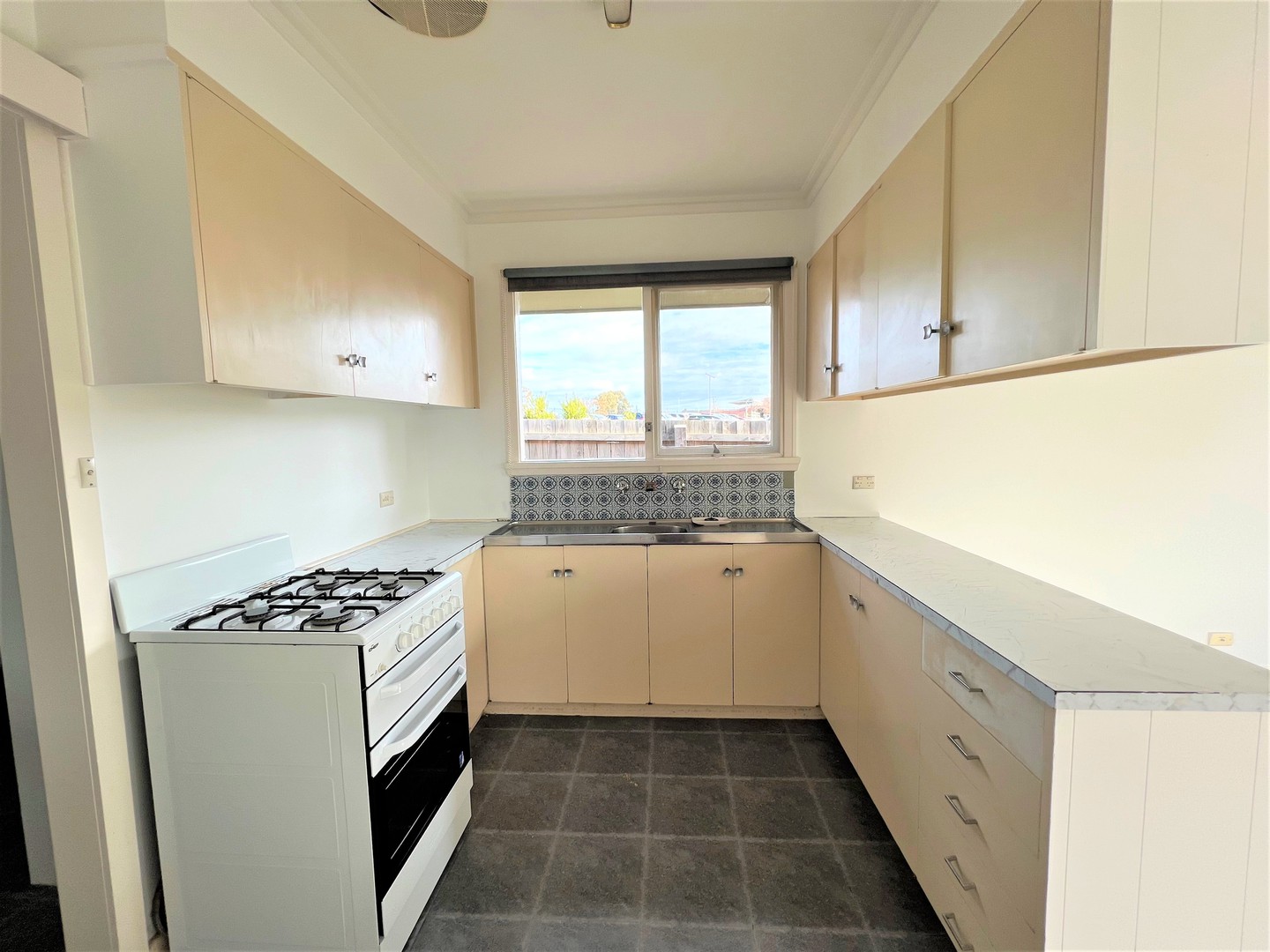 1/13 Queens  Road, Newtown, VIC 3220, Newtown - Thumbnail 4