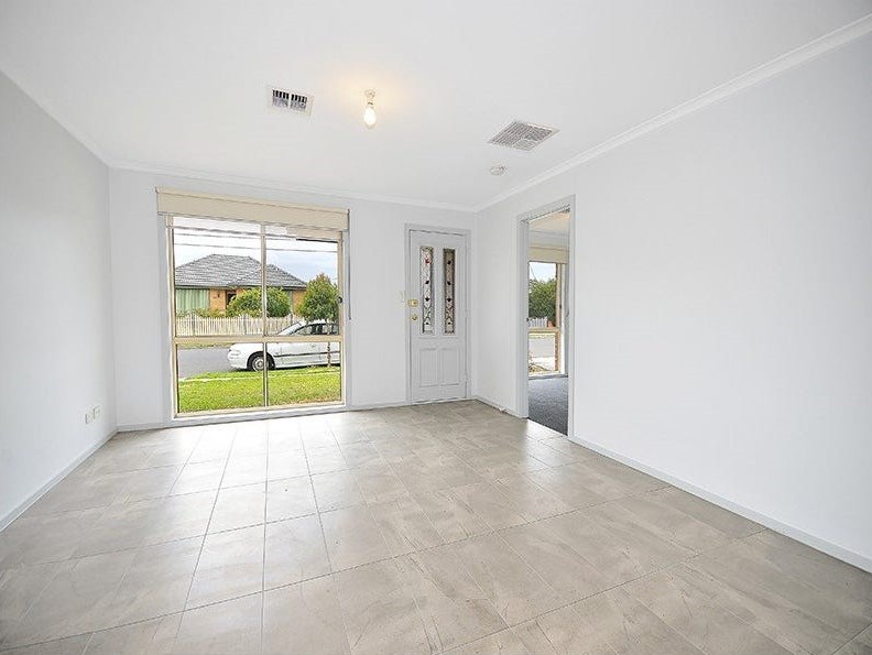 1/131 McNamara Avenue, Airport West, VIC 3042, Airport West - Thumbnail 4
