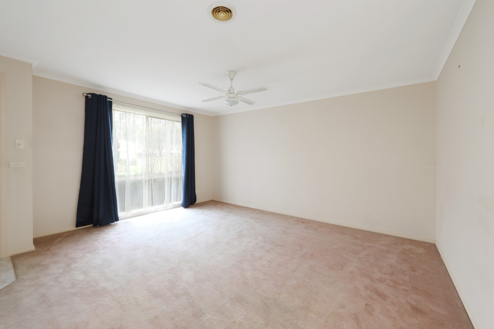1/137 Waradgery Drive, Rowville, VIC 3178, Rowville - Thumbnail 4