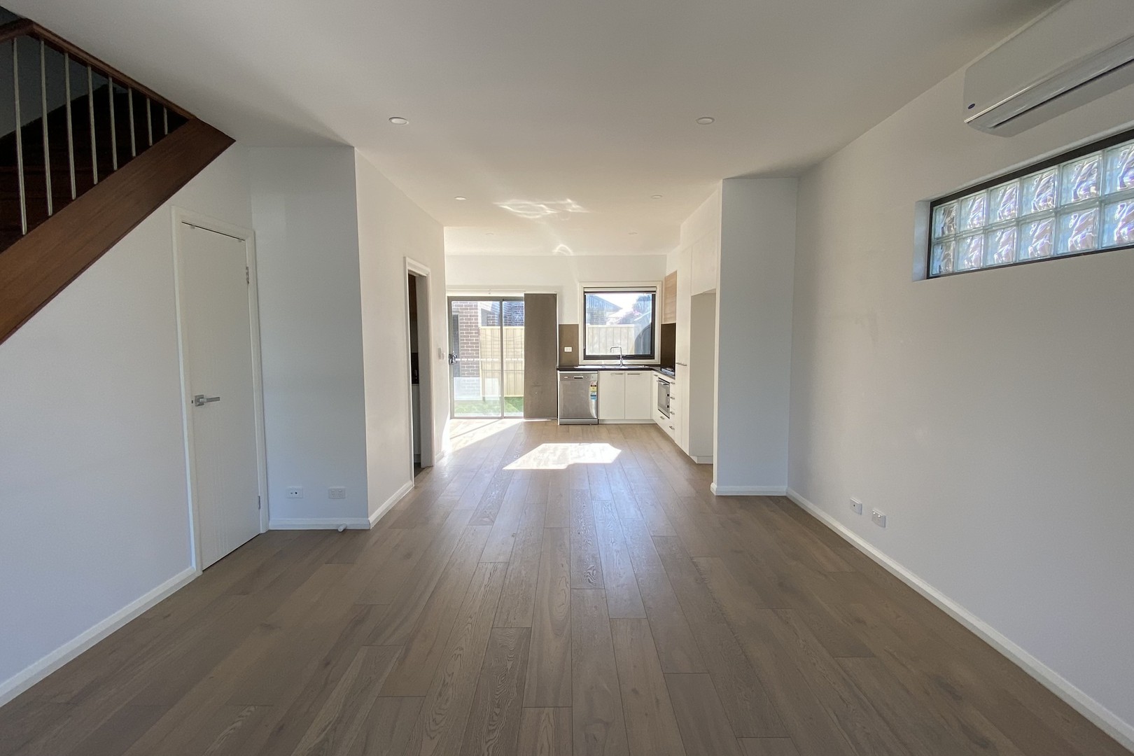 1/138-140 St Vigeons Road, Reservoir, VIC 3073, Reservoir - Thumbnail 3