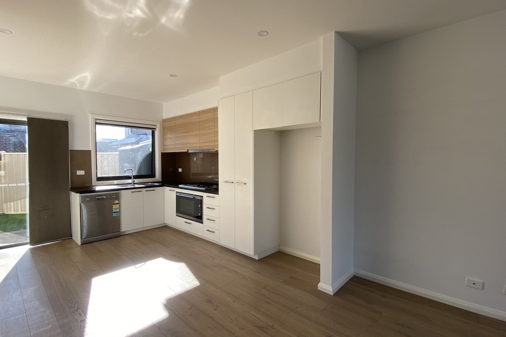 1/138-140 St Vigeons Road, Reservoir, VIC 3073, Reservoir - Thumbnail 5