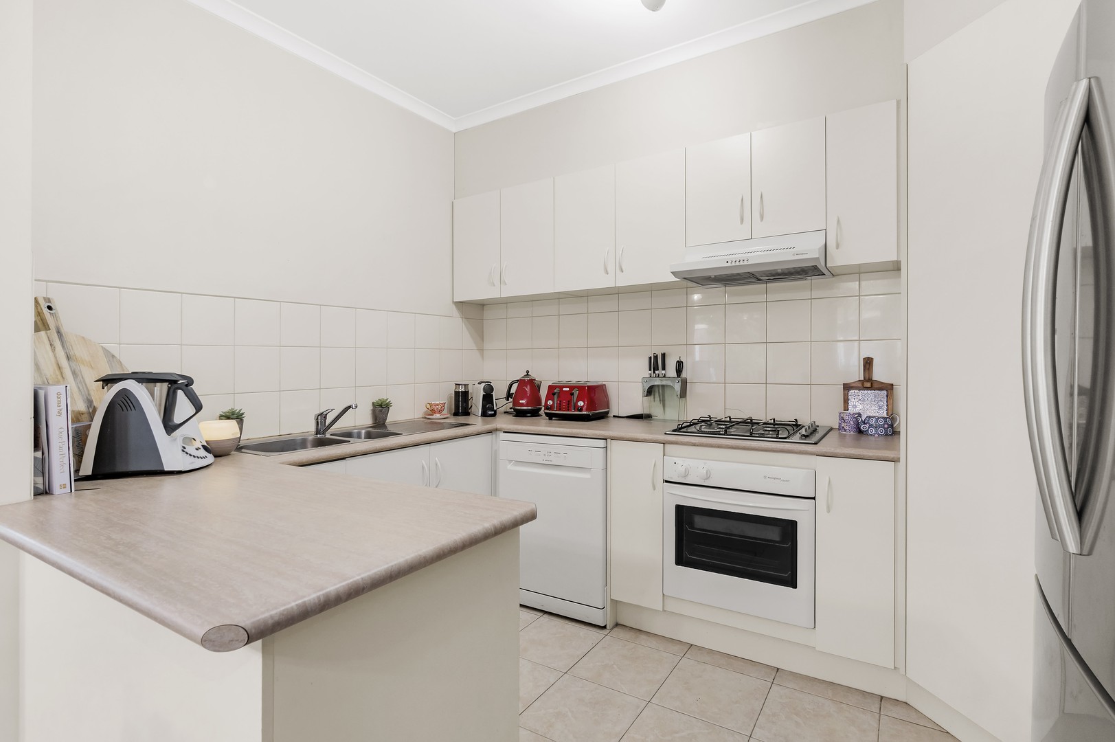 1/14-16 Bowen Road, Doncaster East, VIC 3109, Doncaster East - Thumbnail 2