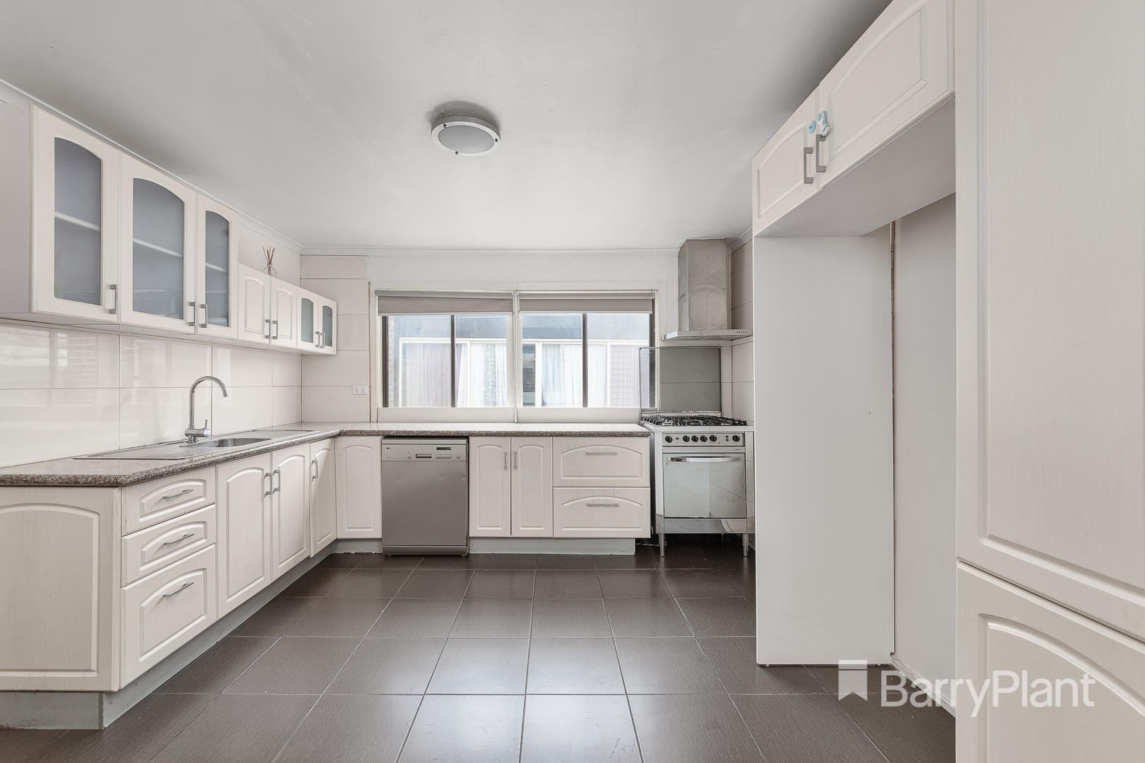 1/14 Barbara Street, Hadfield, VIC 3046, Hadfield - Thumbnail 2