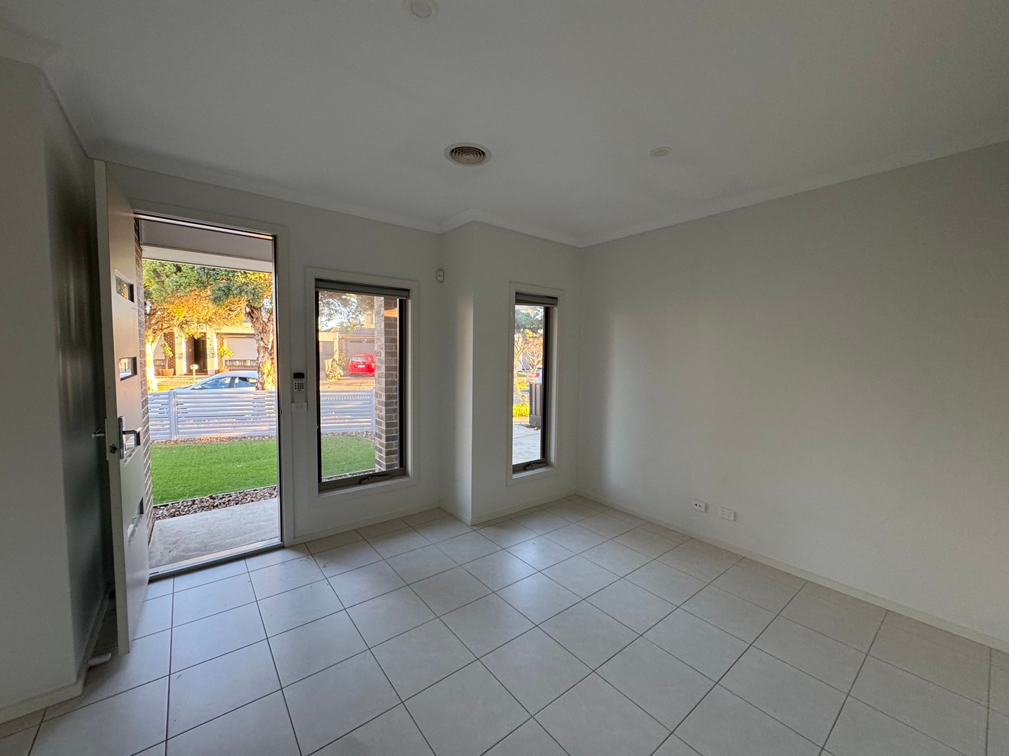 1/14 Bell Street, Sunshine West, VIC 3020, Sunshine West - Thumbnail 3