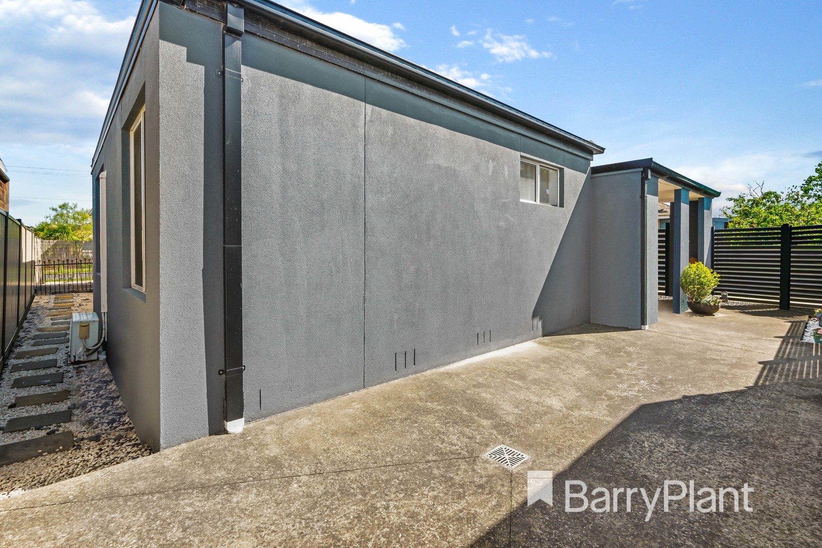 1/14 Bernbanks Avenue, St Albans, VIC 3021, St Albans - Thumbnail 2