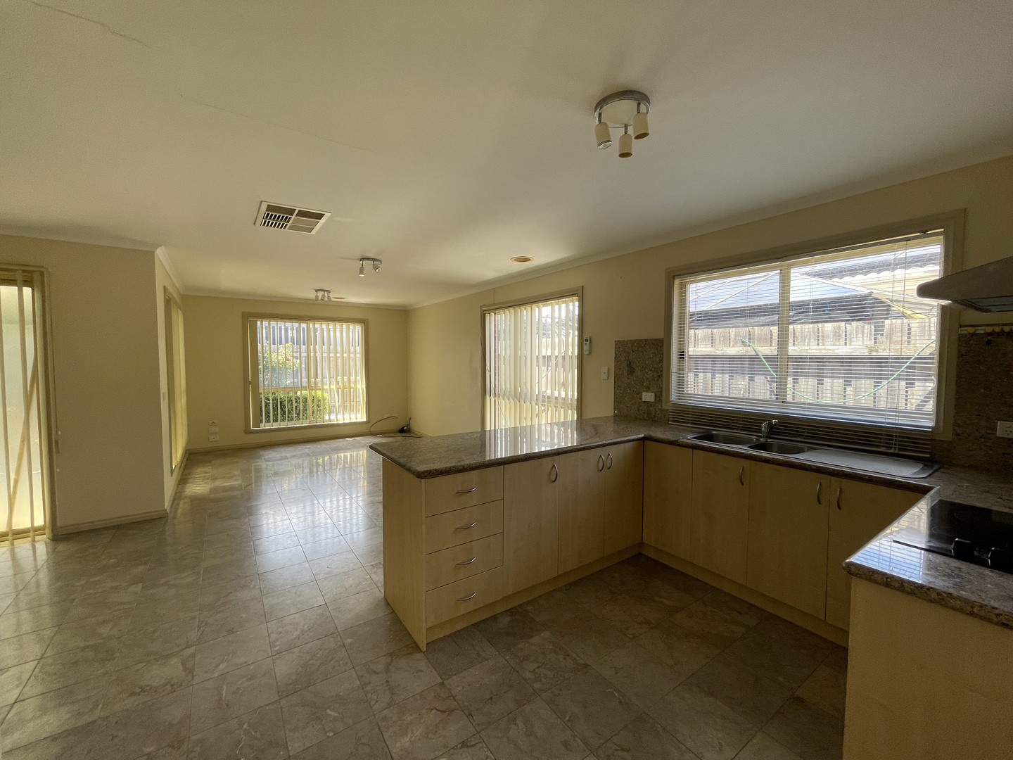 1/14 Falcon Street, Werribee, VIC 3030, Werribee - Thumbnail 7