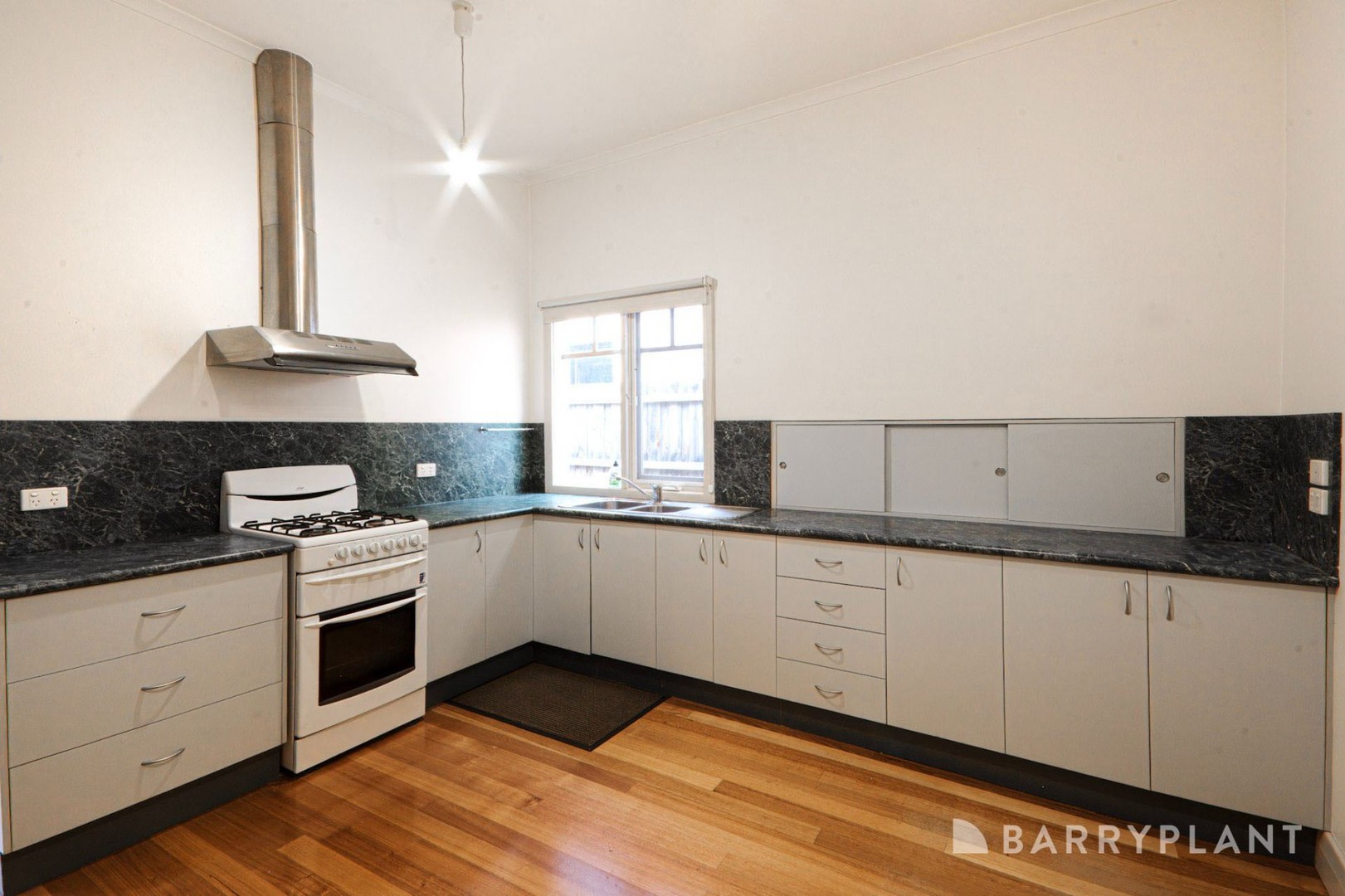 1/14 Sixth St, Parkdale, VIC 3195, Parkdale - Thumbnail 2