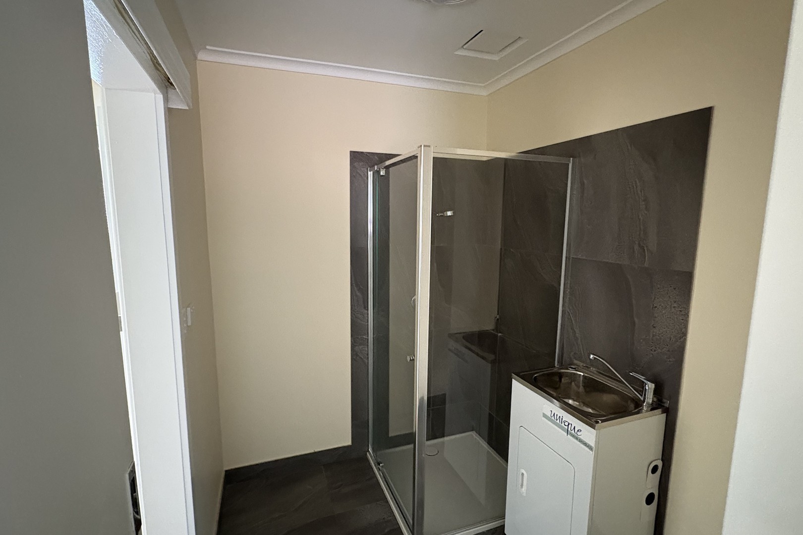 1/142 Barrow Street, Coburg, VIC 3058, Coburg - Thumbnail 5