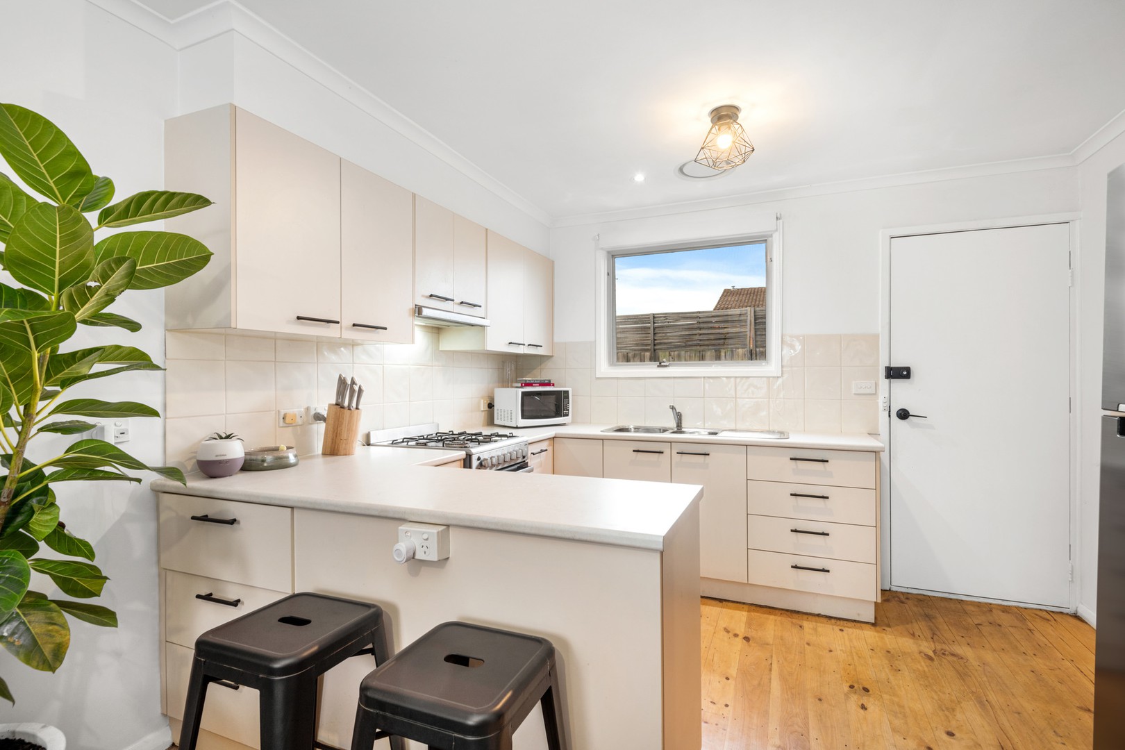 1/143 South Valley Road, Highton, VIC 3216, Greensborough - Thumbnail 2