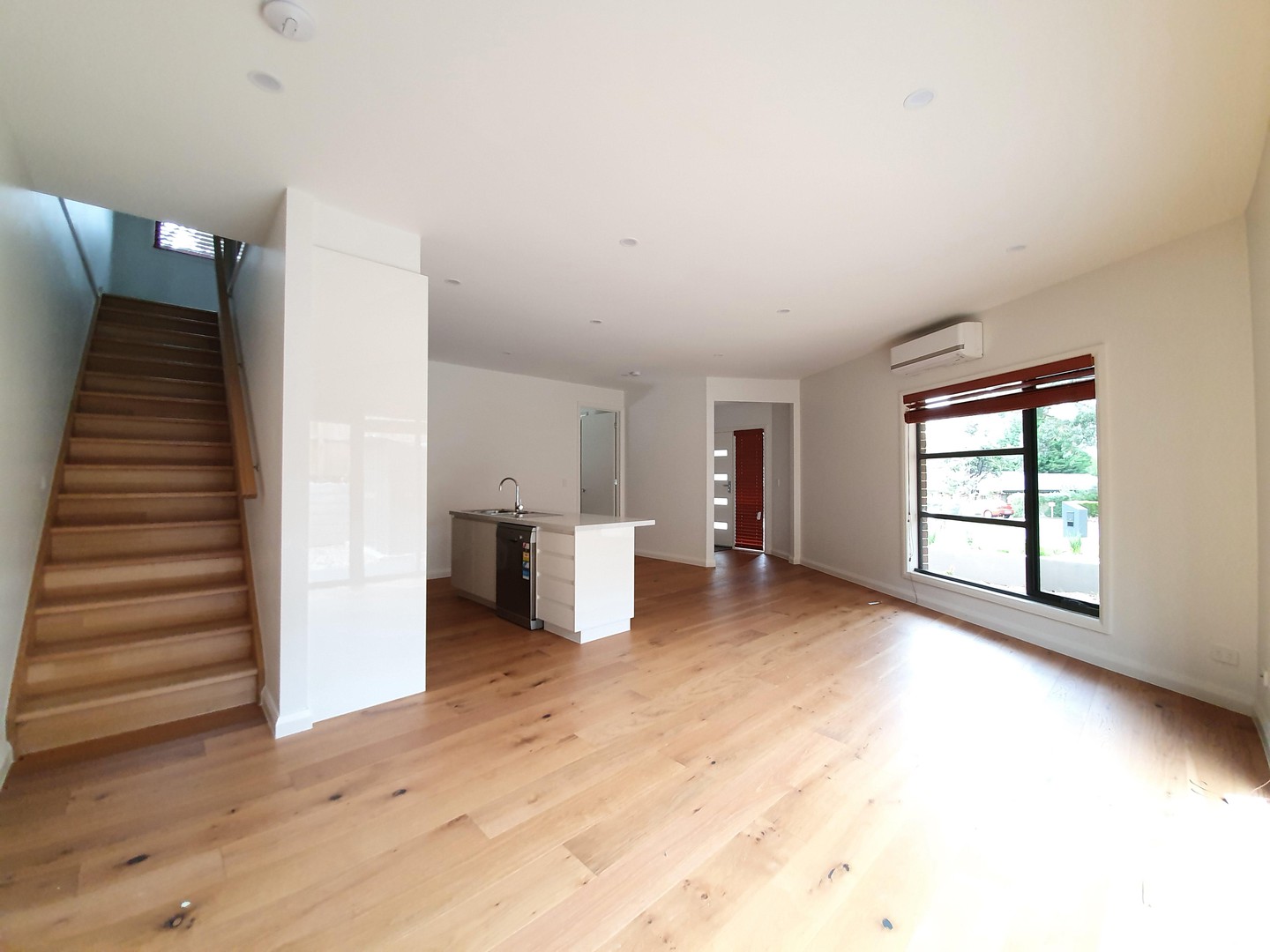 1/15 Greenham Crescent, Mount Waverley, VIC 3149 - Thumbnail 2 - 29/09/2026