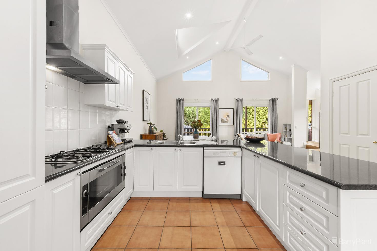 1/15 Outhwaite Avenue, Doncaster, VIC 3108, Doncaster - Thumbnail 3