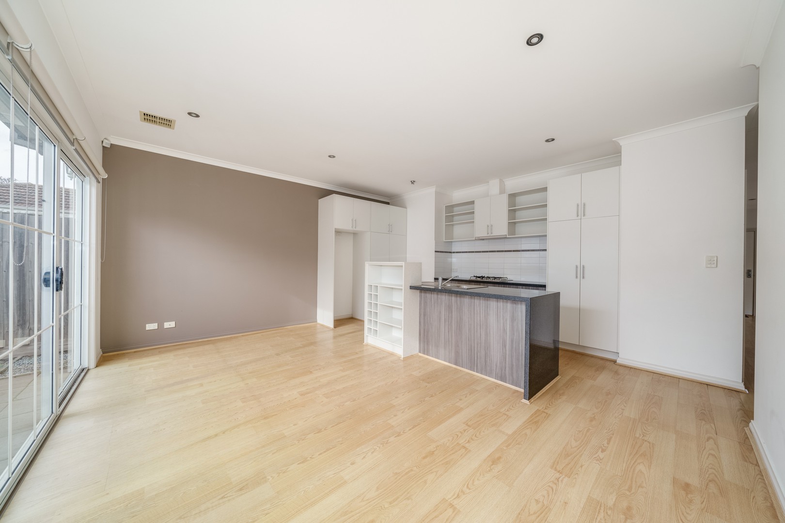 1/15 Peter Street, Box Hill North, VIC 3129, Box Hill North - Thumbnail 2
